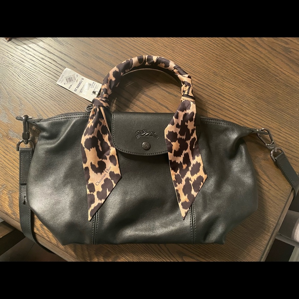 Brand new with tags longchamp leather bag. Dior bandeau is not included.